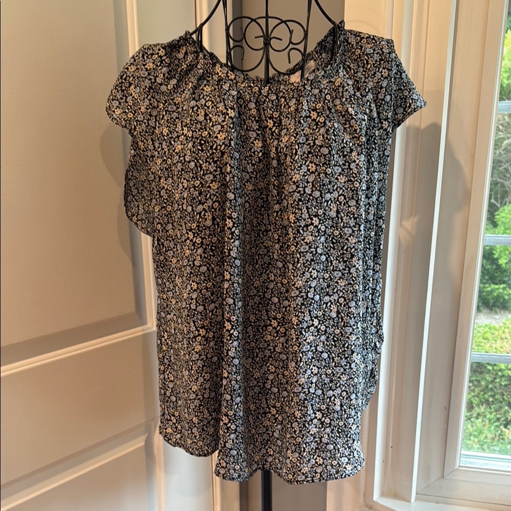 Lauren Conrad, scoop neck, short sleeve floral blouse - Picture 3 of 6